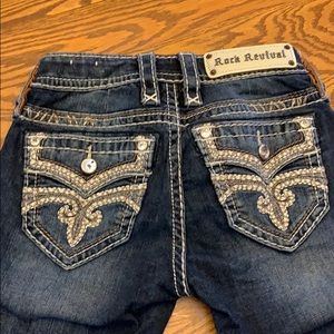 Dark wash, mid-rise straight cut jeans